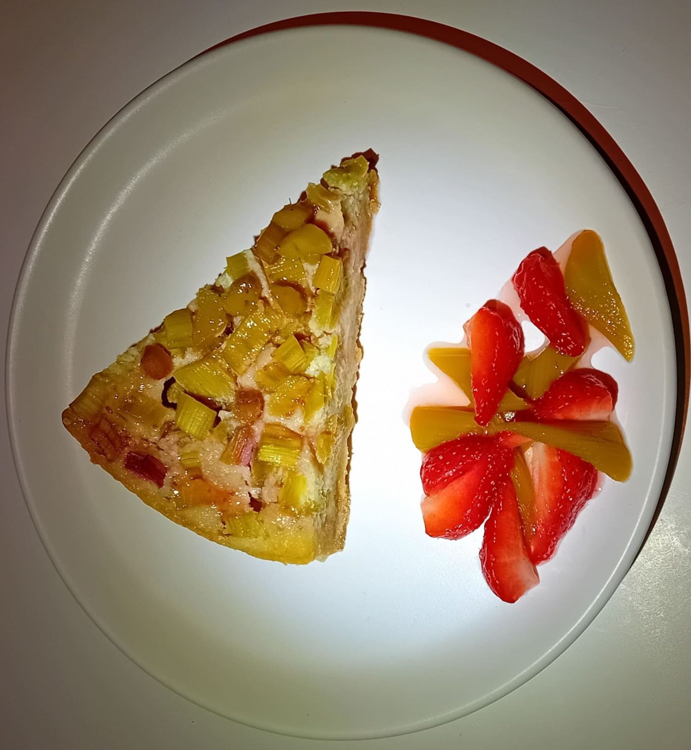 TARTE A LA RHUBARBE FRUITS DE SAISON TARTE A LA RHUBARBE FRUITS DE SAISON